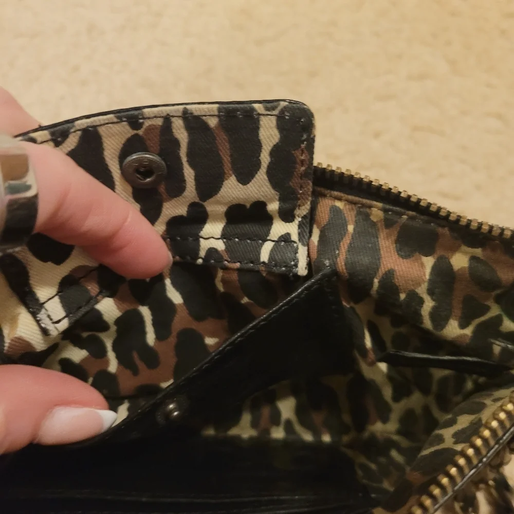Rare Betsy Johnson Studded Black Heart Leather Clutch Chain‎ and Leather Strap